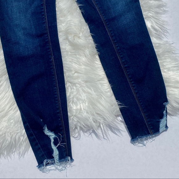 No Boundaries distressed ankle jeans - Picture 3 of 7